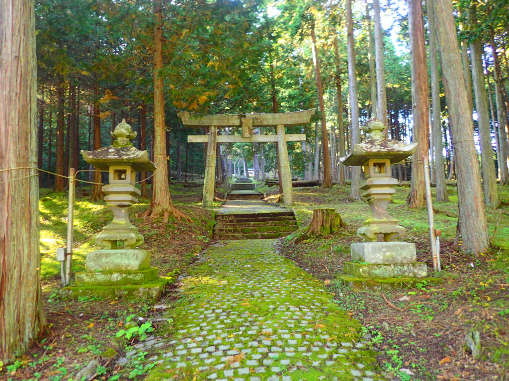 石尊神社